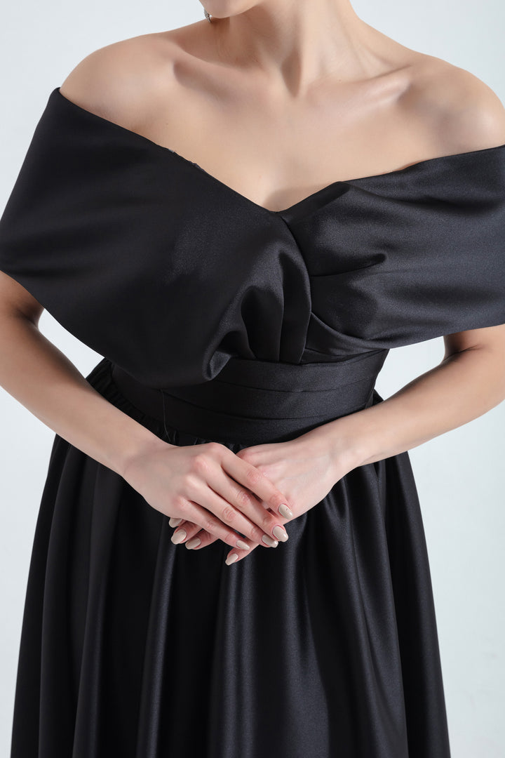 Kadın Siyah Dar Kalıp Kayık Yaka Kloş Midi Saten Abiye Elbise