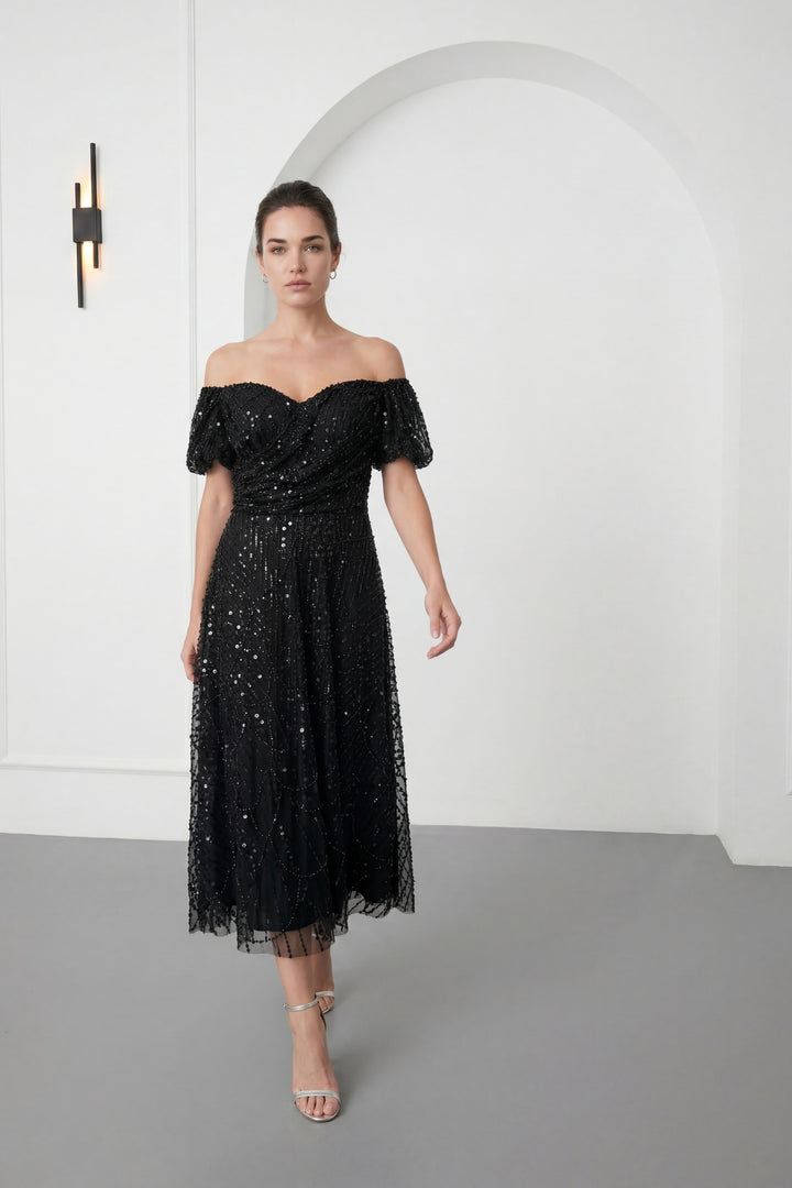 Kadın Siyah Dar Kalıp Kayık Yaka Boncuklu Midi Kloş Abiye Elbise