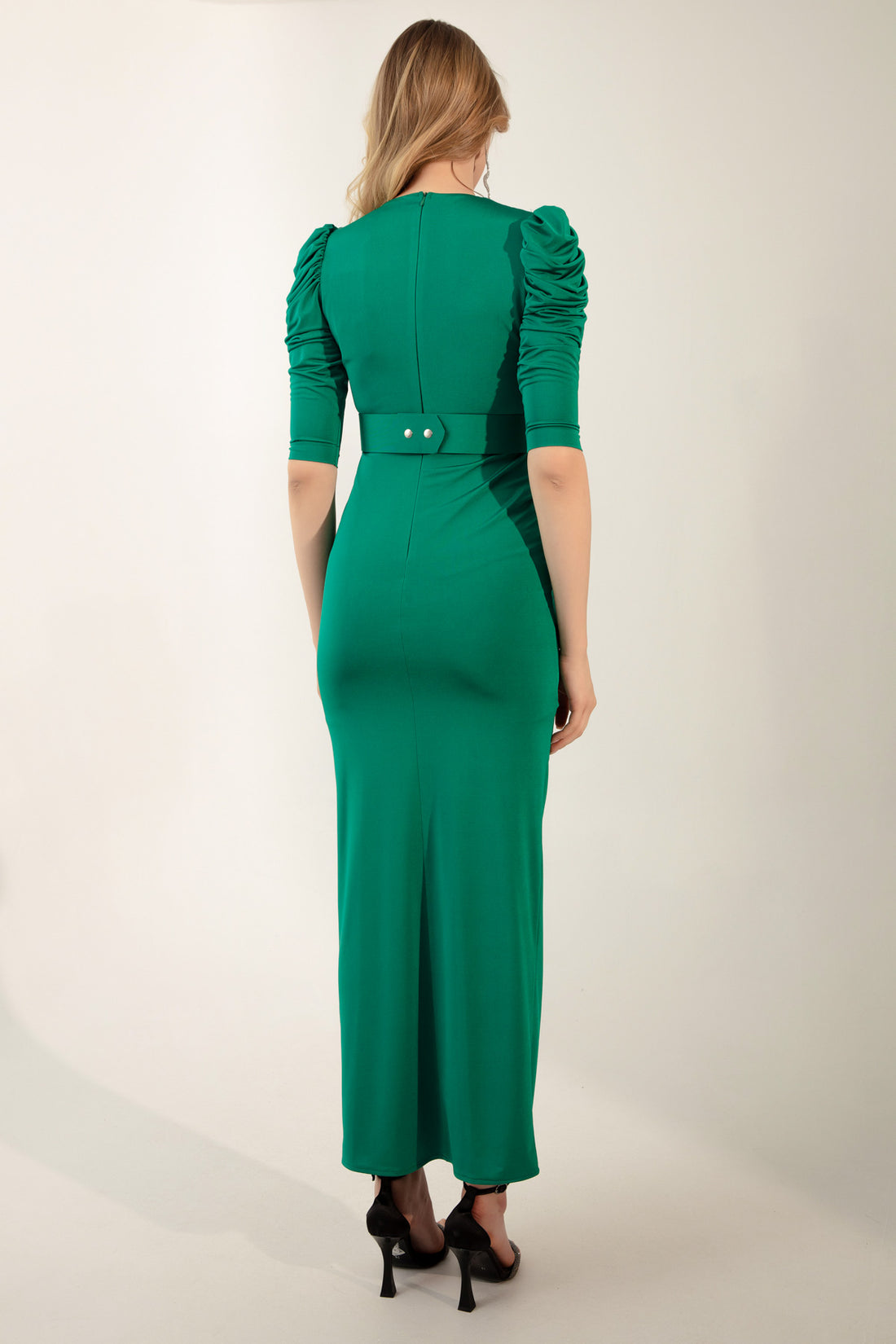 Kadın Zümrüt Yeşili Beli Kemerli Uzun Abiye Elbise