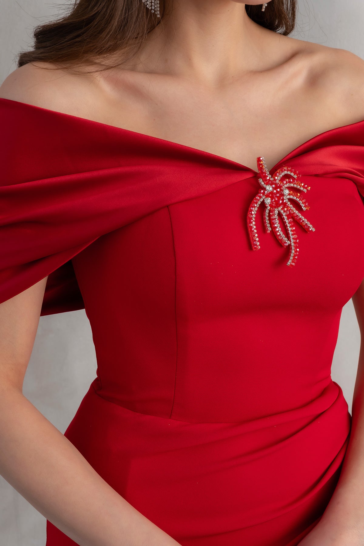 Kadın Bordo Dar Kalıp Aksesuar Detay Uzun Söz Nişan Nikah Abiye Elbise
