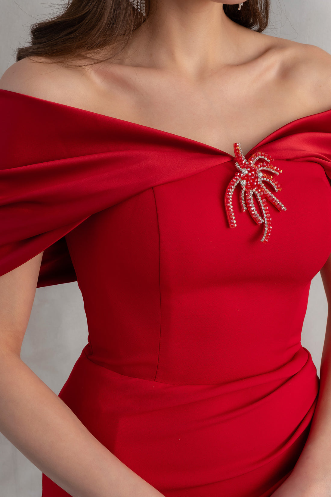 Kadın Bordo Dar Kalıp Aksesuar Detay Uzun Söz Nişan Nikah Abiye Elbise