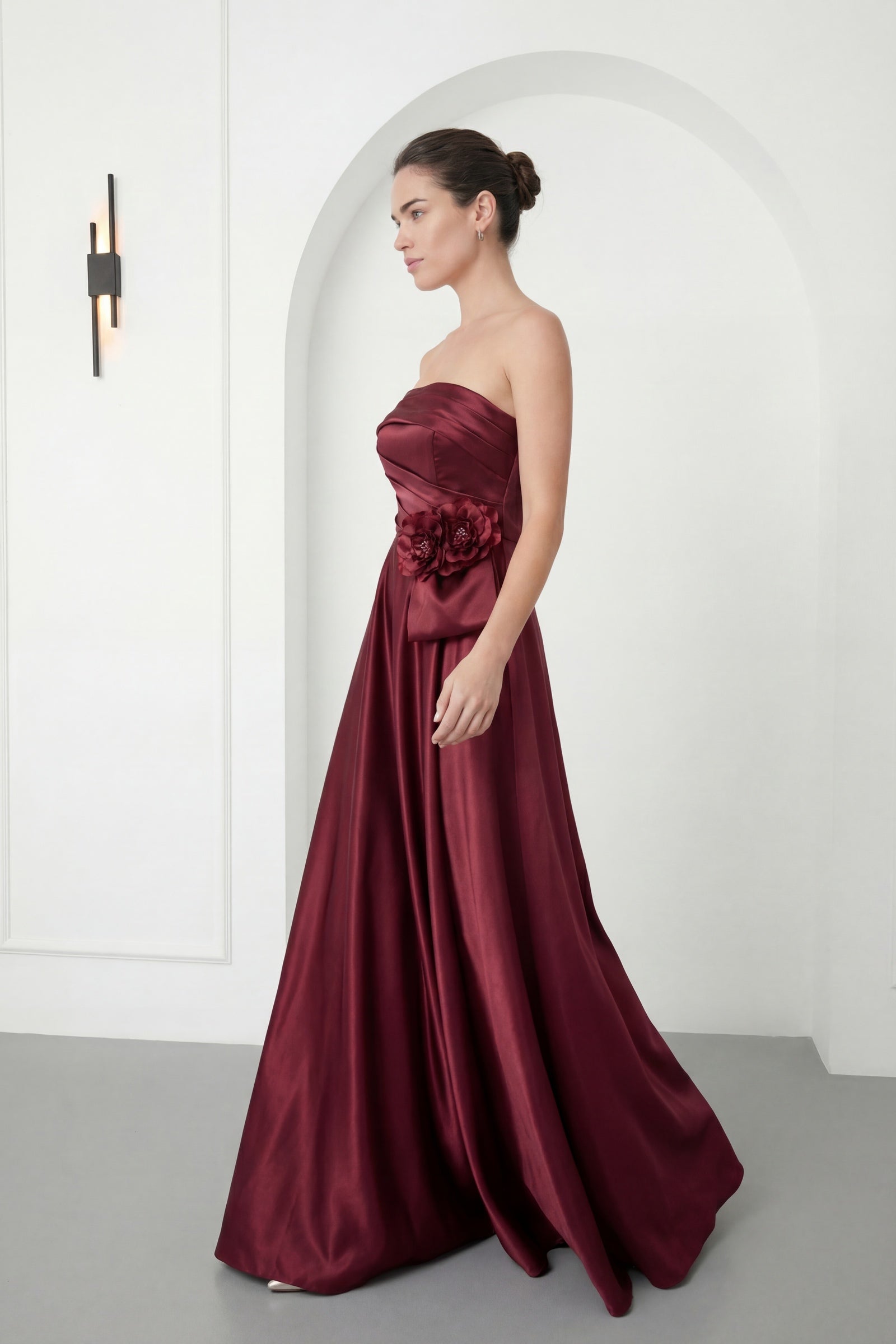 Kadın Bordo Straplez Yaka Çiçek Detaylı Uzun Söz Nişan Nikah Abiye
