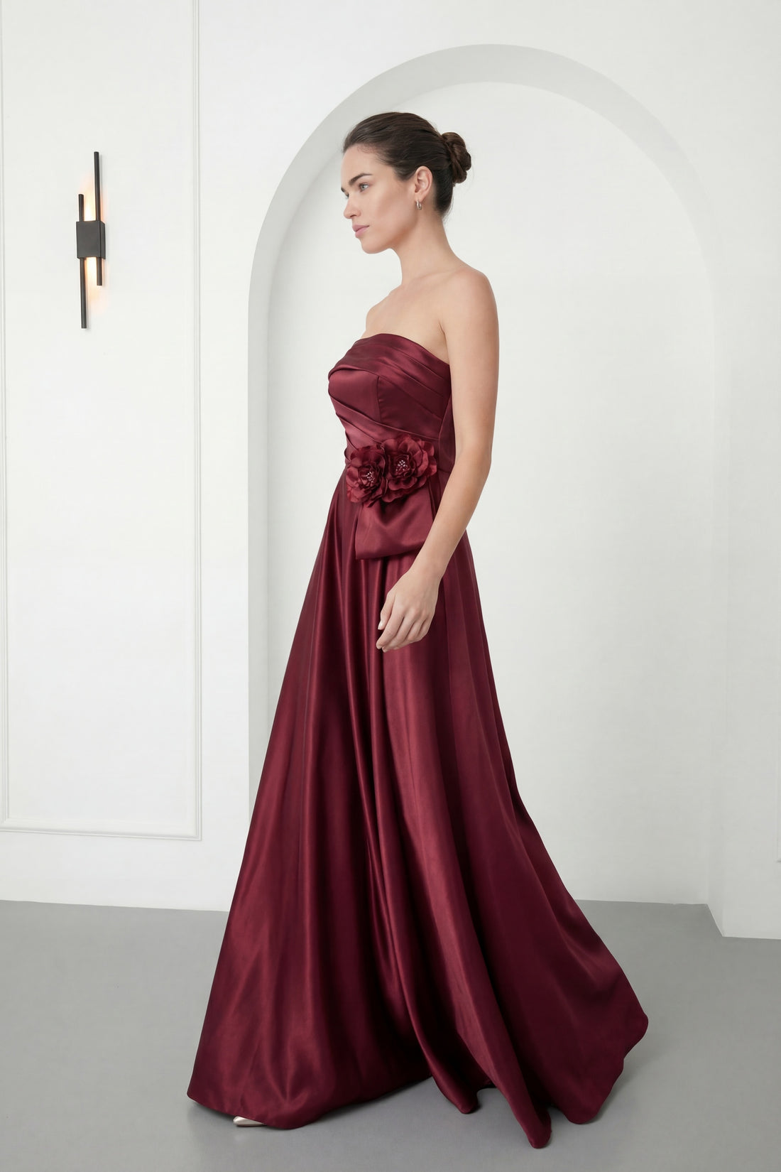 Kadın Bordo Straplez Yaka Çiçek Detaylı Uzun Söz Nişan Nikah Abiye