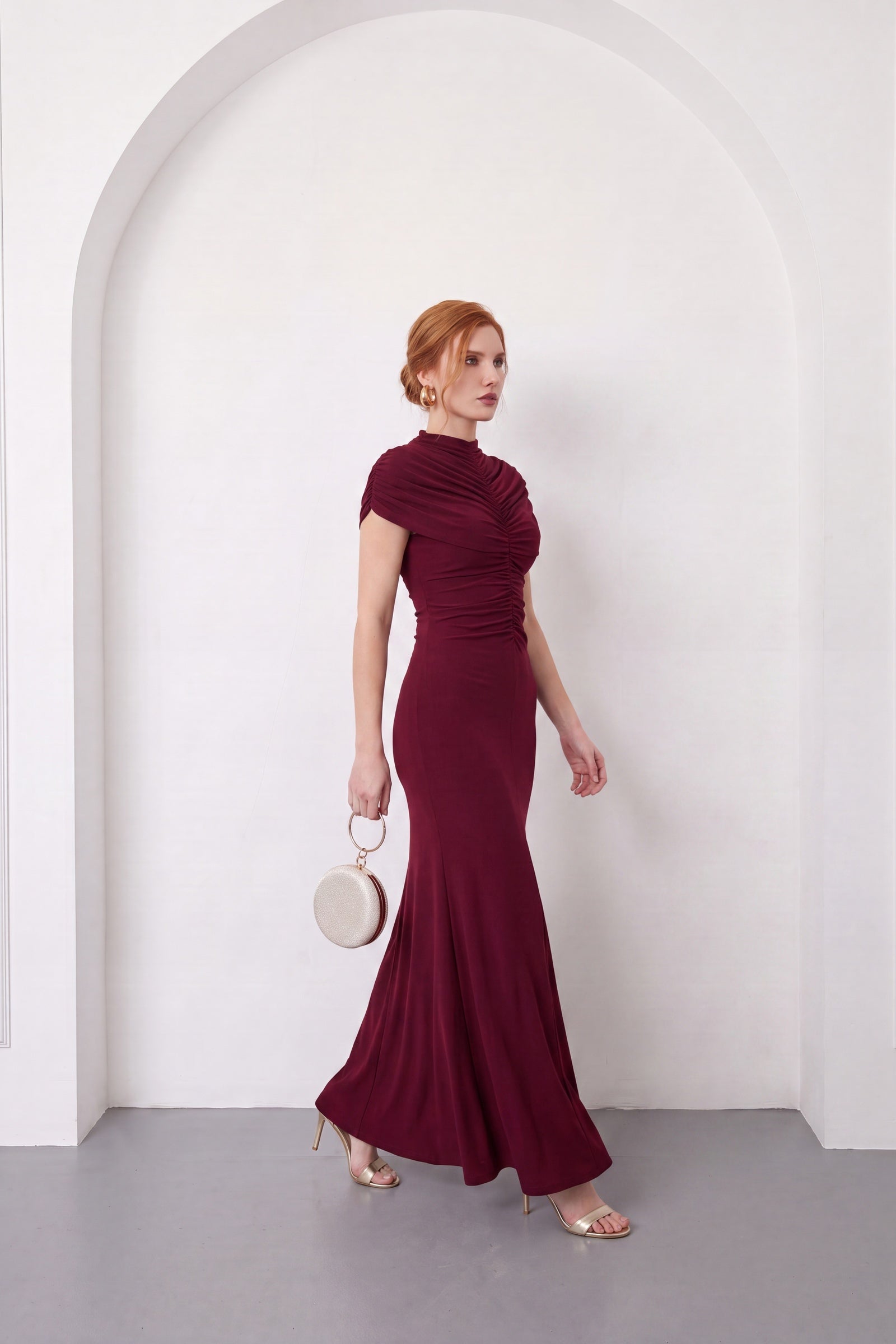 Kadın Bordo Drapeli Dik Yaka Örme Maxi Boy Davet Elbisesi