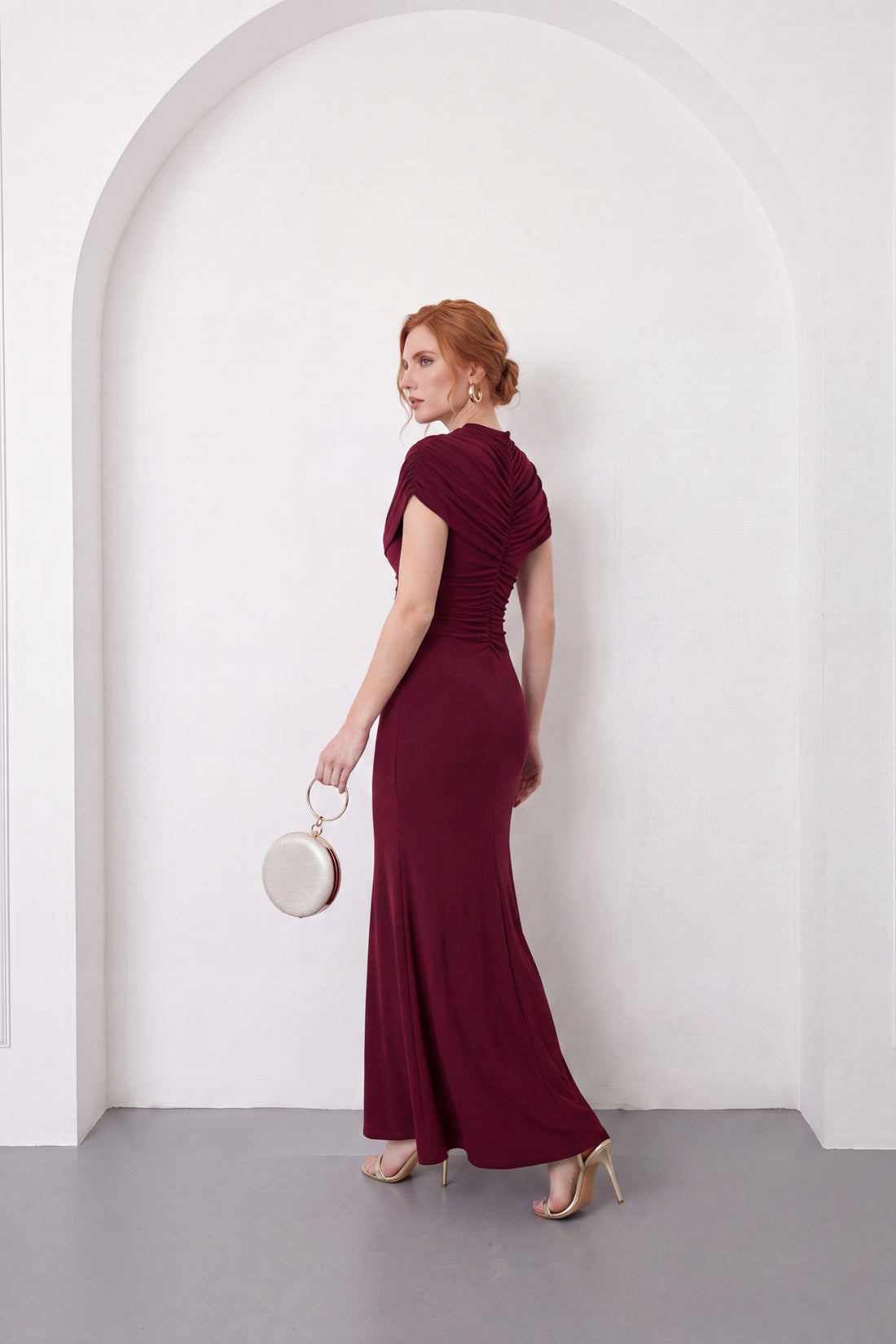 Kadın Bordo Drapeli Dik Yaka Örme Maxi Boy Davet Elbisesi
